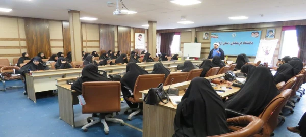دوره شیوه های مدیریت و تربیت فرزندان با محوریت آسیب های اجتماعی فرهنگی و ارتقای فرهنگ و توانمندسازی عوامل و مربیان تربیتی