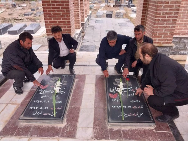  مراسم غبار روبی و عطر افشانی مزار شهدای شهرستان نیر 