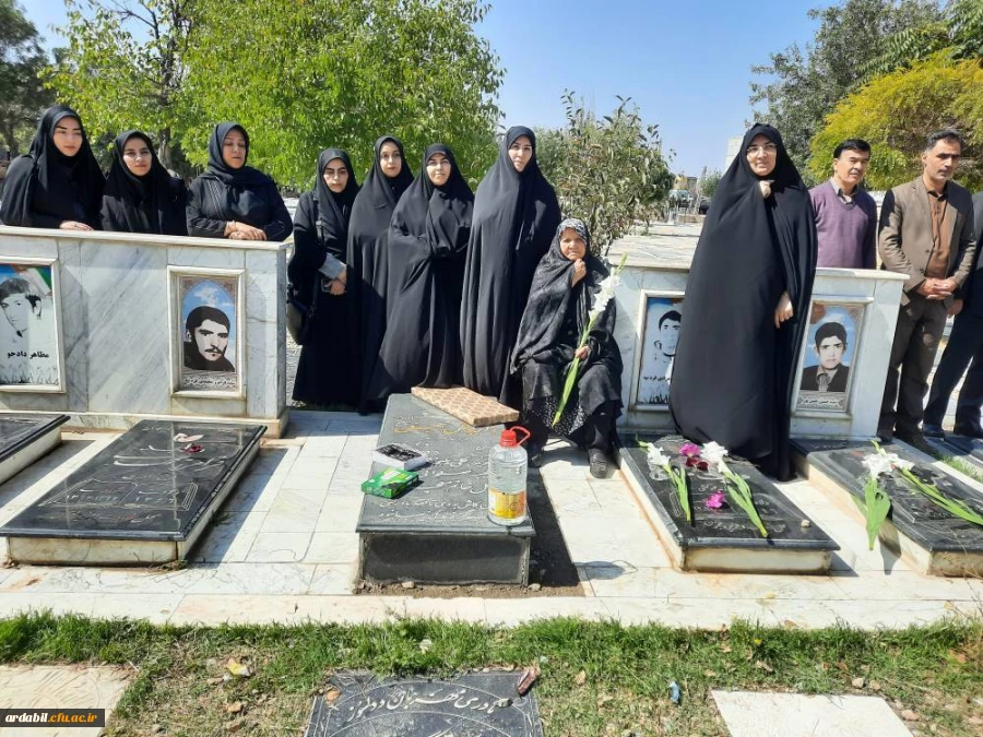 آئین تکریم و تجلیل از مادر شهید گرانقدر هدایت مرادی به همراه غبارروبی مزار شهید والامقام 