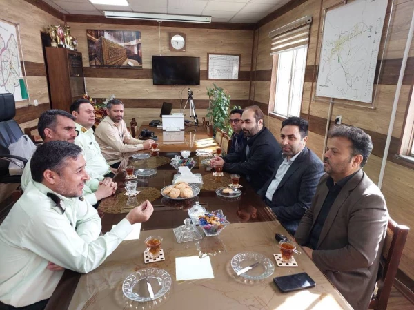 دیدار رئیس و جمعی از کارکنان مرکز آموزش عالی آزادگان نیر با فرمانده انتظامی شهرستان نیر