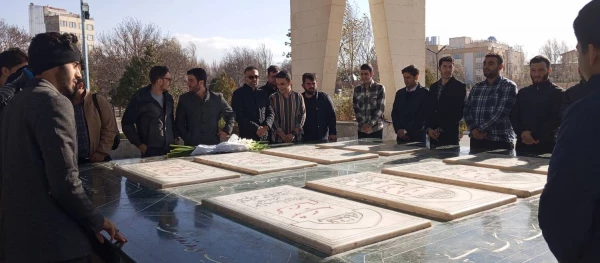 مراسم غبار روبی و عطرافشانی مزار شهدای گمنام