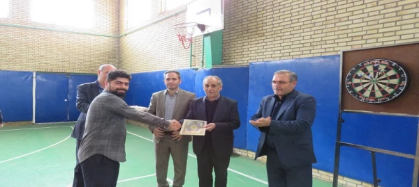 مسابقات ورزشی دارت ویژه کارکنان 