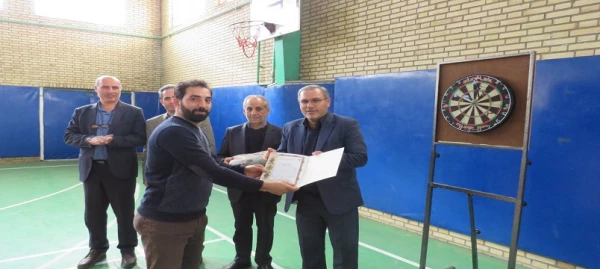 مسابقات ورزشی دارت ویژه کارکنان 