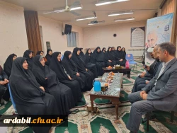 نشست معرفتی و بصیرتی به مناسبت گرامیداشت مقام زن و روز مادر  