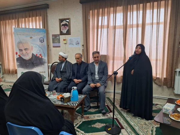 نشست معرفتی و بصیرتی به مناسبت گرامیداشت مقام زن و روز مادر  