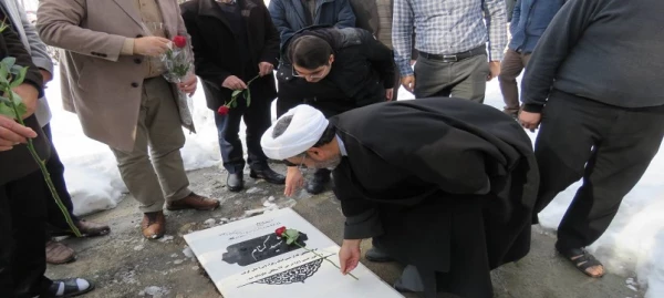 مراسم چهلمین روز تدفین شهید گمنام در دانشگاه فرهنگیان اردبی