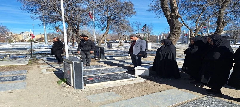 مراسم غبارروبی گلزار شهدای آرامستان ججین اردبیل در آستانه یوم الله 22بهمن 