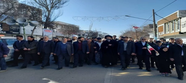 حضور اساتید، کارکنان و دانشجومعلمان دانشگاه فرهنگیان استان اردبیل در راهپیمایی ۲۲ بهمن