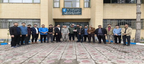 دیدار جمعی از کارکنان و دانشجومعلمان با مسئول عملیات تیپ ۳۷ حضرت عباس(ع) استان اردبیل