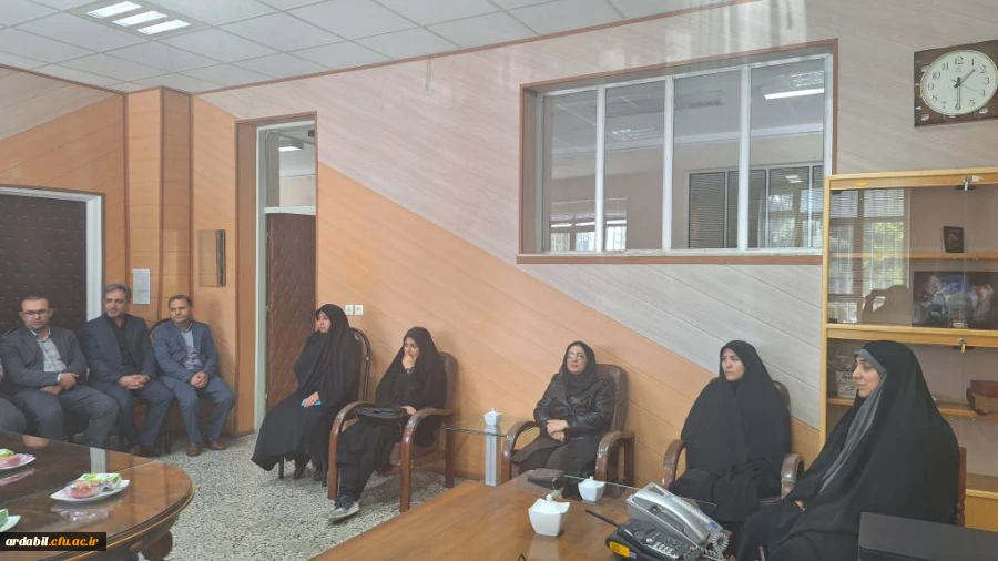 دیدار  صمیمانه رییس دانشگاه علوم پزشکی و هیات همراه وی با سرپرست پردیس بنت الهدی صدر 