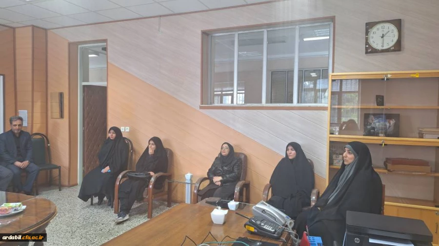 دیدار  صمیمانه رییس دانشگاه علوم پزشکی و هیات همراه وی با سرپرست پردیس بنت الهدی صدر 