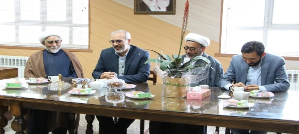 دیدار رییس دانشگاه علوم پزشکی  با سرپرست پردیس بنت الهدی صدر 