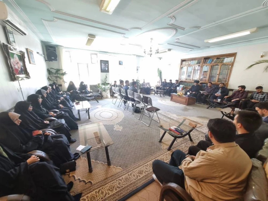 دیدار دانشجومعلمان دانشگاه فرهنگیان استان اردبیل با نماینده ولی فقیه استان به مناسبت هفته معلم  