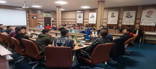 کارگاه ضرورت کاربست فناوری و نرم افزار در آموزش زبان انگلیسی