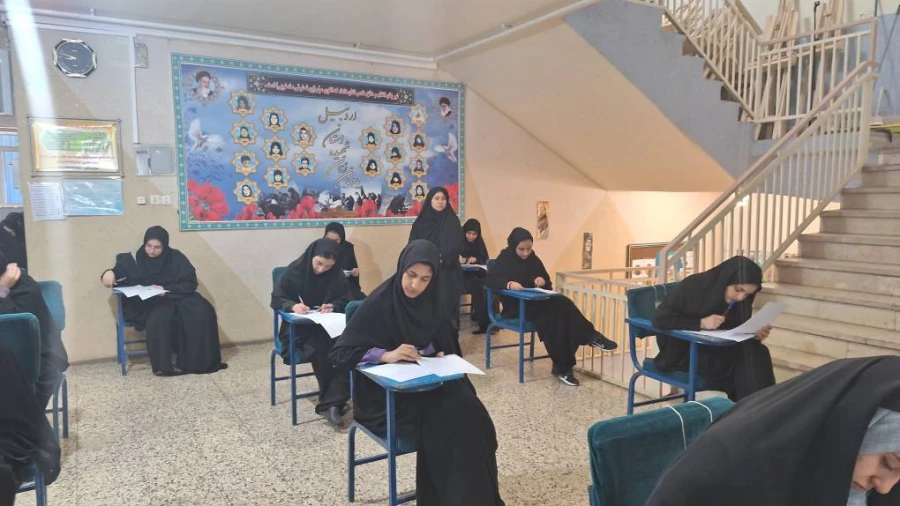 بازدید سرپرست مدیریت امور پردیس های استان اردبیل از روند امتحانات پردیس بنت الهدی صدر