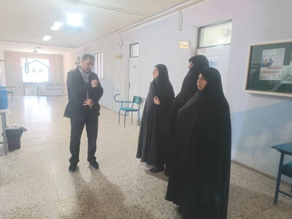 بازدید مدیرکل آموزش و پرورش و مدیر هسته گزینش استان از فرایند ارزیابی تکمیلی پذیرفته شدگان جند برابر ظرفیت سال 1403