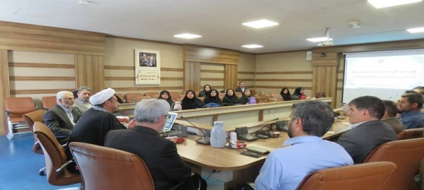 برگزاری نشست تخصصی نماز با رویکرد شیوه های دعوت نوجوانان و جوانان به نماز