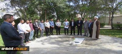 به مناسبت هفته دفاع مقدس:

مراسم تجدید میثاق با شهدا برگزار شد