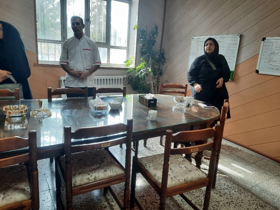 جلسه سرپرست پردیس با مسئولان آشپزخانه