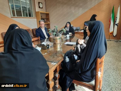 نشست صمیمی سرپرست پردیس بنت الهدی صدر با  اعضای شورای صنفی