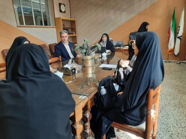 نشست صمیمی سرپرست پردیس بنت الهدی صدر با  اعضای شورای صنفی