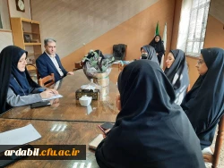 نشست صمیمی سرپرست پردیس بنت الهدی صدر با  اعضای شورای صنفی