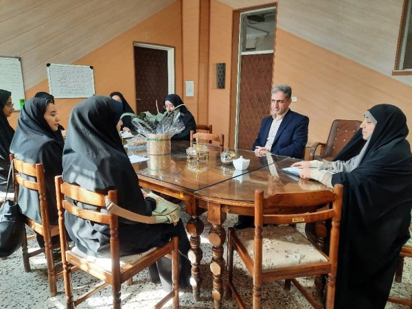 نشست صمیمی سرپرست پردیس بنت الهدی صدر با  اعضای شورای صنفی
