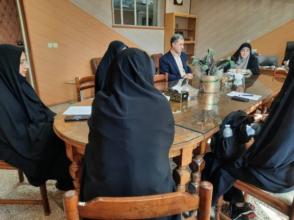 نشست صمیمی سرپرست پردیس بنت الهدی صدر با  اعضای شورای صنفی