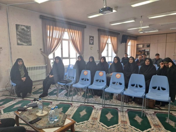  نشست هم اندیشی و هم فکری با اساتید در راستای تحقق آرمان های اموزشی و تربیتی در پردیس بنت الهدی صدر