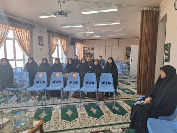  نشست هم اندیشی و هم فکری با اساتید در راستای تحقق آرمان های اموزشی و تربیتی در پردیس بنت الهدی صدر