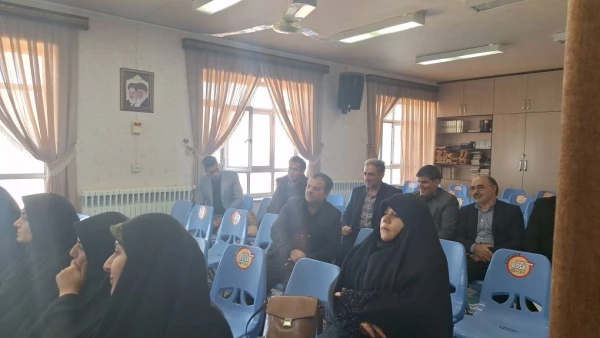  نشست هم اندیشی و هم فکری با اساتید در راستای تحقق آرمان های اموزشی و تربیتی در پردیس بنت الهدی صدر