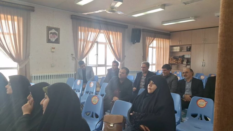  نشست هم اندیشی و هم فکری با اساتید در راستای تحقق آرمان های اموزشی و تربیتی در پردیس بنت الهدی صدر