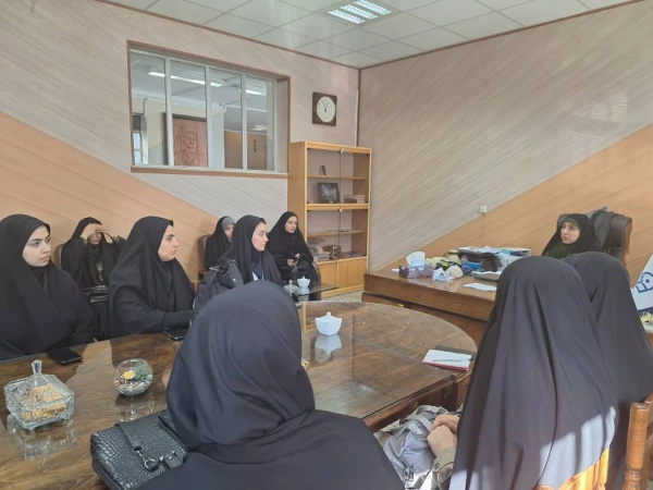 نشست صمیمی سرپرست پردیس بنت الهدی صدر با نمایندگان دانشجویی 