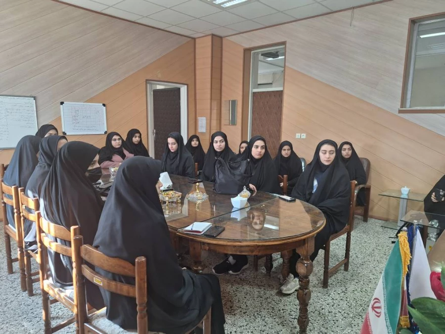 نشست صمیمی سرپرست پردیس بنت الهدی صدر با نمایندگان دانشجویی 