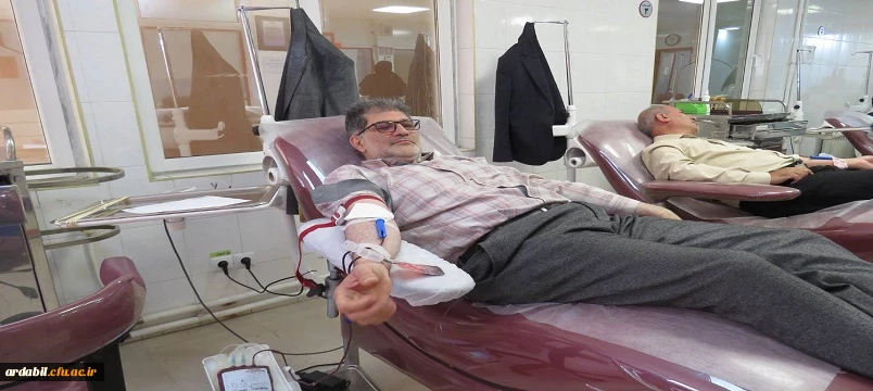 حضور جمعی از اساتید، کارکنان و دانشجومعلمان دانشگاه فرهنگیان استان اردبیل در پایگاه انتقال خون