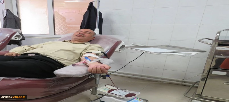 حضور جمعی از اساتید، کارکنان و دانشجومعلمان دانشگاه فرهنگیان استان اردبیل در پایگاه انتقال خون