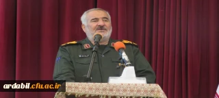 فرمانده قرارگاه منطقه ای عاشورا :

شهدا سرمایه ها و گنجینه های عظیم عشق و معرفت هستند