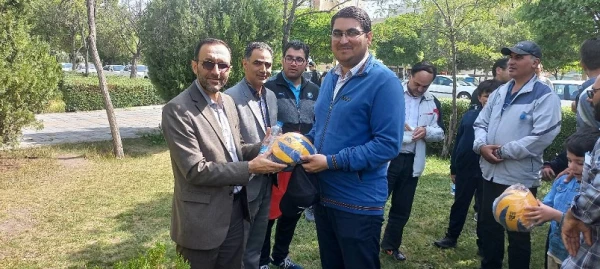 همایش پیاده روی اساتید و کارکنان دانشگاه فرهنگیان استان اردبیل