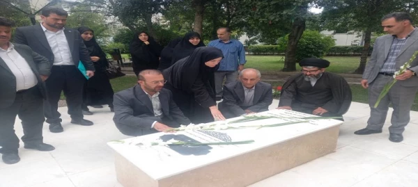 برگزاری مراسم غبار روبی و عطرافشانی مزار شهید گمنام  3