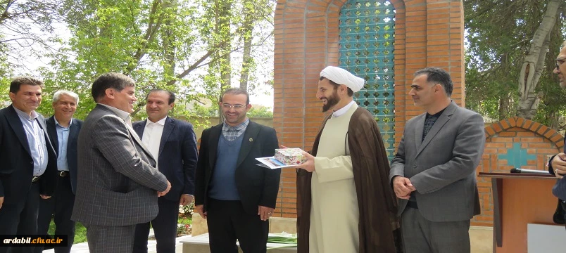 مراسم گرامیداشت هفته دفاع مقدس در دانشگاه با تجلیل از همکاران ایثارگر برگزار شد 13