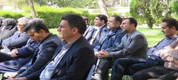 مراسم گرامیداشت هفته دفاع مقدس در دانشگاه با تجلیل از همکاران ایثارگر برگزار شد 5