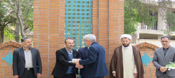 مراسم گرامیداشت هفته دفاع مقدس در دانشگاه با تجلیل از همکاران ایثارگر برگزار شد 8