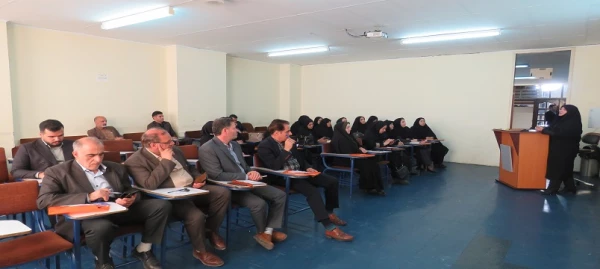 برگزاری کارگاه توجیهی مدیران و معلمان راهنمای مدارس مجری کارورزی 2