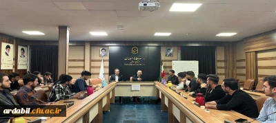 نشست هم اندیشی مسئولان دانشگاه فرهنگیان استان با نماینده دانشجویان خوابگاه دانشکده زبان و ادبیات