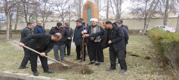 یه یاد رهبر شهید نهال امید در دانشگاه فرهنگیان اردبیل کاشته شد. 2