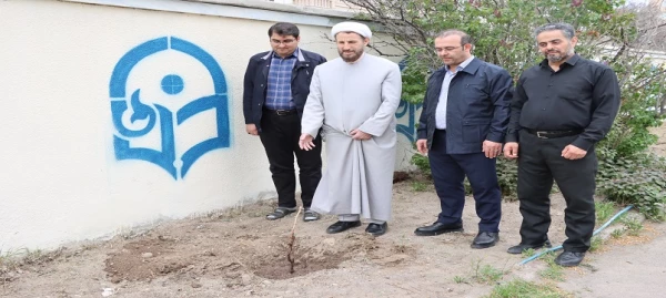 غرس نهال به یاد رهبر شهید امت، آیت الله خامنه ای (رضوان الله علیه) در دانشگاه فرهنگیان استان  2