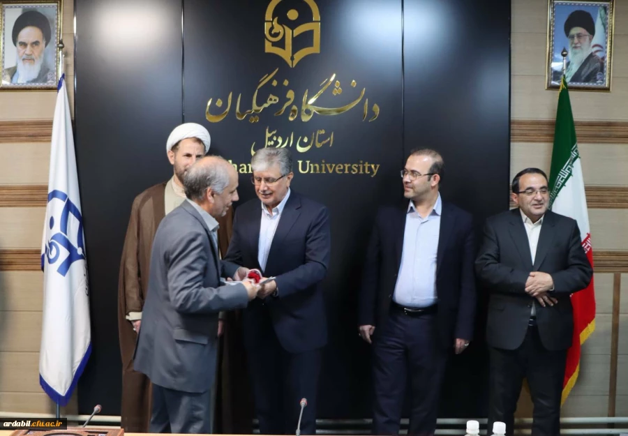 برگزاری مراسم سرآمد آموزشی و بزرگداشت مقام شامخ معلم
 5